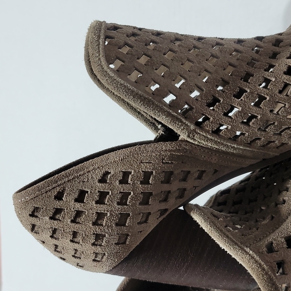 VINCE CAMUTO Brown Suede Ankle Boots Womens High Heel Booties Size 8M - Picture 9 of 16